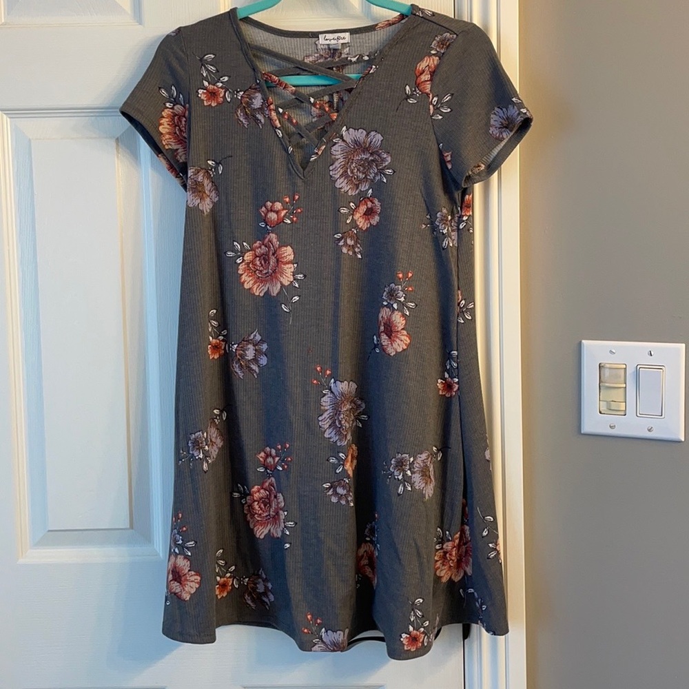 Cute grey floral dress
